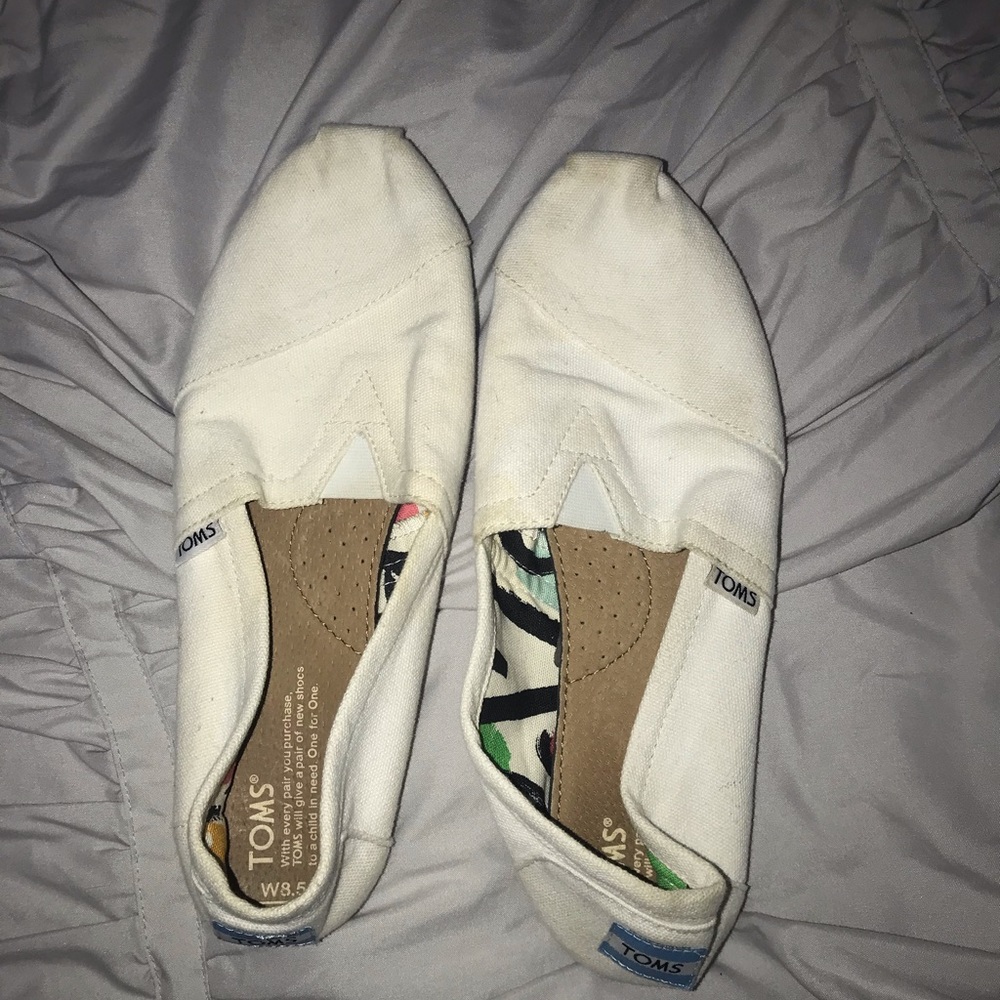 Toms